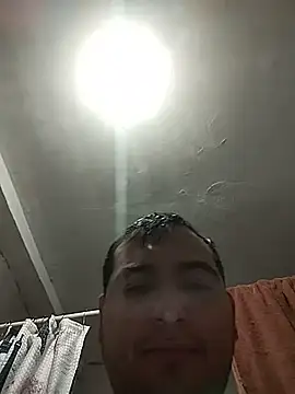 Snapshot of Ferluchum chatting on June 1, 2026, 12:23 am Ferluchum online show from June 1, 2026, 12:23 am