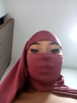 Snapshot of Samira_1 chatting on June 18, 2026, 8:46 pm Samira 1 online show from June 18, 2026, 8:46 pm
