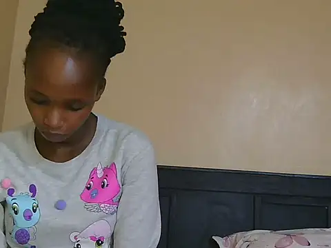 Snapshot of Petitemissy chatting on May 21, 2026, 6:15 pm Petitemissy online show from May 21, 2026, 6:15 pm