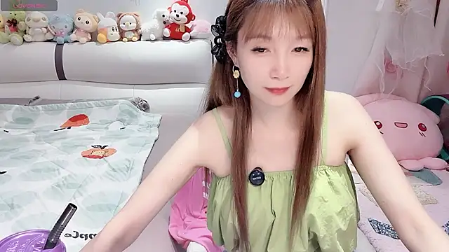 qiqi520ya online show from June 21, 2026, 3:25 pm