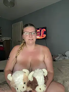 LucieLouBabe online show from July 13, 2026, 10:23 pm