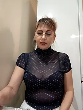Snapshot of Kitty-MEOWW chatting on June 4, 2026, 8:04 pm Kitty-MEOWW online show from June 4, 2026, 8:04 pm