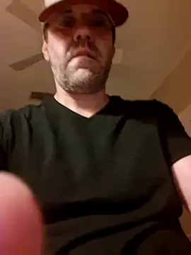 ELVISPRESI online show from June 3, 2026, 3:31 am