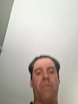 ELVISPRESI online show from June 11, 2026, 5:05 am