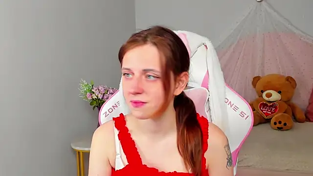 FreyaVeys online show from July 10, 2026, 5:12 am