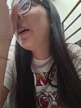Snapshot of Isax_red chatting on May 21, 2026, 2:13 pm Isax red online show from May 21, 2026, 2:13 pm