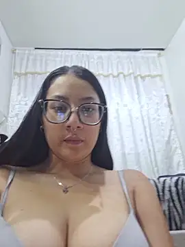 Snapshot of Isax_red chatting on May 22, 2026, 9:53 pm Isax red online show from May 22, 2026, 9:53 pm