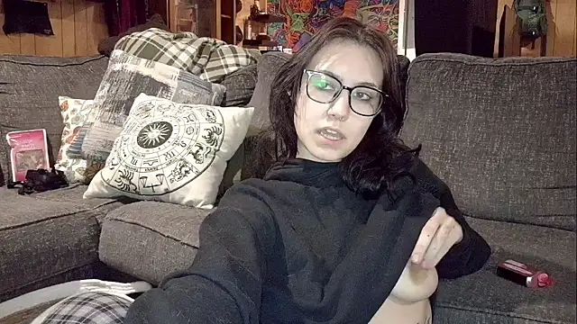 B4BYJINX online show from June 8, 2026, 5:13 pm