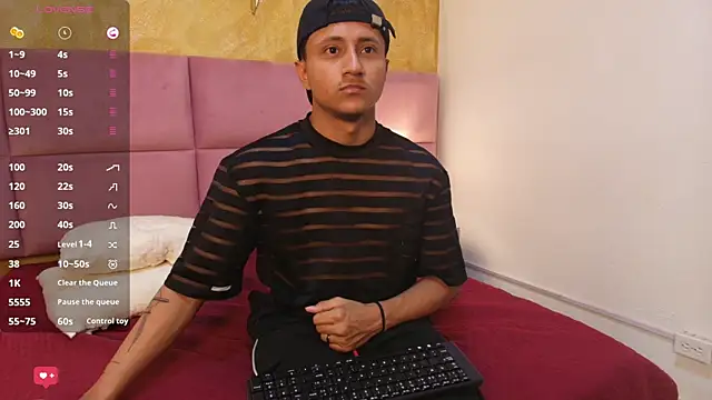 Snapshot of Thiago_Nova chatting on May 21, 2026, 8:16 pm Thiago Nova online show from May 21, 2026, 8:16 pm