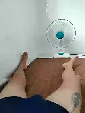 Snapshot of hothot_dam chatting on May 27, 2026, 3:36 am hothot dam online show from May 27, 2026, 3:36 am