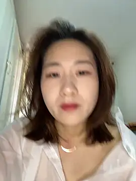 Snapshot of U-mi chatting on June 2, 2026, 1:18 am U-mi online show from June 2, 2026, 1:18 am