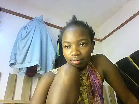 Snapshot of aliana082169 chatting on June 15, 2026, 7:32 am aliana082169 online show from June 15, 2026, 7:32 am