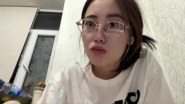 Snapshot of VickieTrudo chatting on June 15, 2026, 9:06 pm VickieTrudo online show from June 15, 2026, 9:06 pm