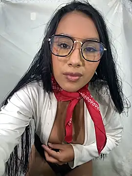Nana-Benavides online show from May 28, 2026, 7:33 pm