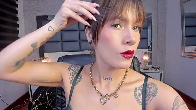 Snapshot of Mrs_Regina_clk chatting on July 10, 2026, 3:44 am Mrs Regina clk online show from July 10, 2026, 3:44 am