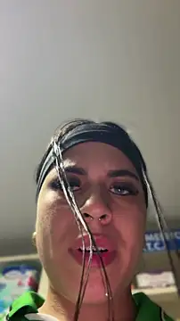Snapshot of Eveliin__ chatting on July 16, 2026, 5:02 am Eveliin online show from July 16, 2026, 5:02 am