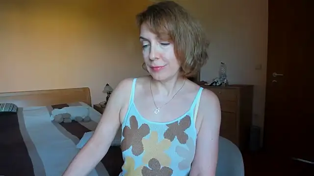 Snapshot of SummerLiza chatting on June 18, 2026, 3:27 pm SummerLiza online show from June 18, 2026, 3:27 pm