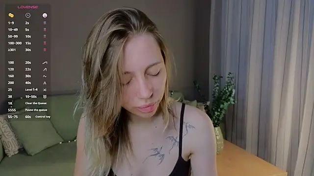 Snapshot of BlondeKelly chatting on July 4, 2026, 5:19 pm BlondeKelly online show from July 4, 2026, 5:19 pm