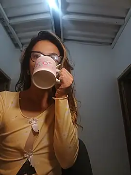 karenarango online show from June 14, 2026, 10:17 am