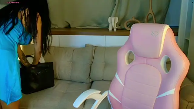 Rose Desiree online show from June 26, 2026, 11:03 am