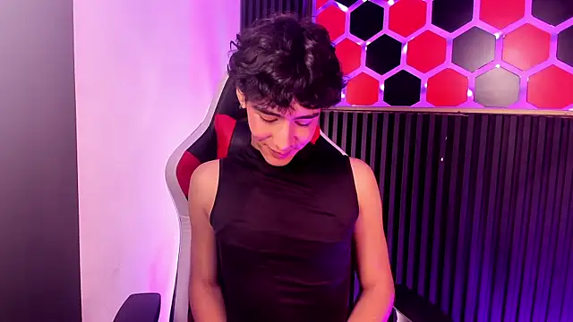 SantyFoxxs online show from July 5, 2026, 3:34 am