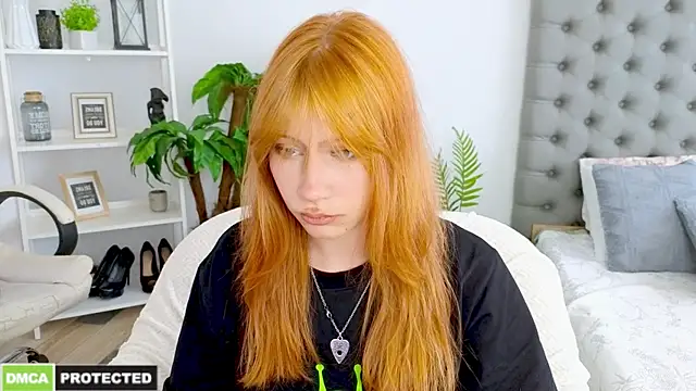 Fleur Fox online show from July 16, 2026, 9:26 am