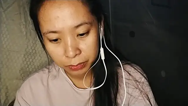 Snapshot of Rosy_Tin chatting on June 2, 2026, 2:08 pm Rosy Tin online show from June 2, 2026, 2:08 pm