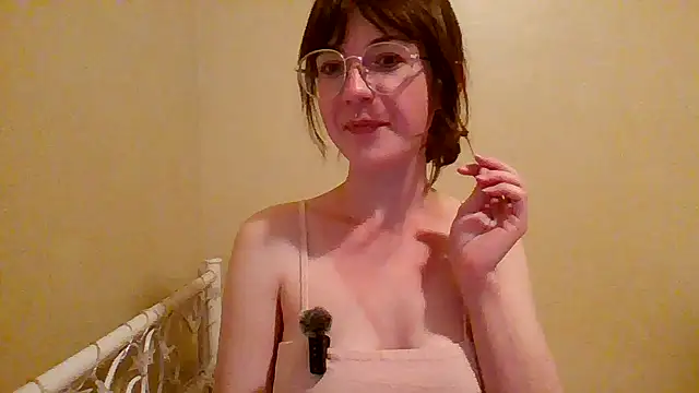 vierarune online show from June 1, 2026, 3:52 am