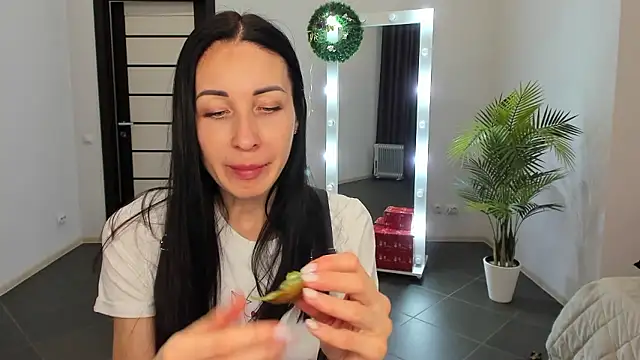 Snapshot of BouncySweety chatting on December 7, 2024, 3:30 pm BouncySweety online show from December 7, 2024, 3:30 pm