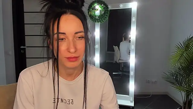 Snapshot of BouncySweety chatting on December 20, 2024, 7:39 pm BouncySweety online show from December 20, 2024, 7:39 pm