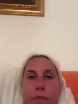 Sofia beee online show from July 3, 2026, 9:21 pm