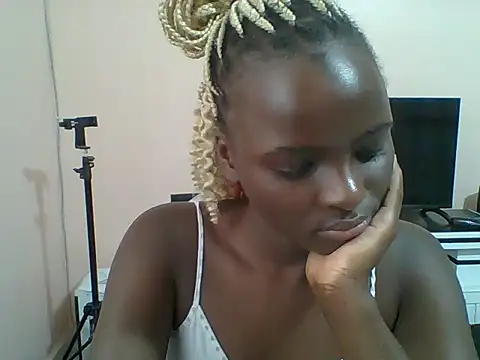 Snapshot of Beauty-Anka chatting on July 4, 2026, 6:19 am Beauty-Anka online show from July 4, 2026, 6:19 am