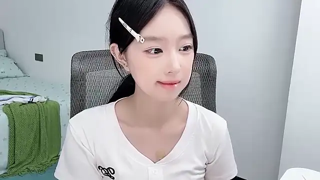 Yoyo33355 online show from June 29, 2026, 11:54 am