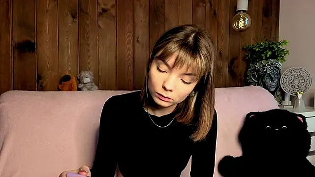 IvoryPesante online show from June 2, 2026, 9:11 am