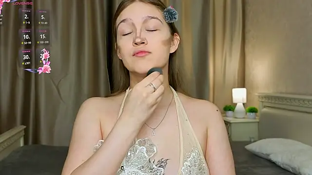 Snapshot of PlayfulMelly chatting on June 18, 2026, 6:23 pm PlayfulMelly online show from June 18, 2026, 6:23 pm