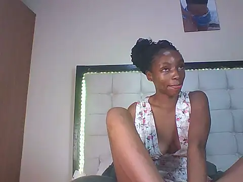hoeligal online show from June 3, 2026, 9:31 pm