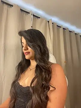 Snapshot of Amel_Rosse chatting on July 17, 2026, 9:08 pm Amel Rosse online show from July 17, 2026, 9:08 pm