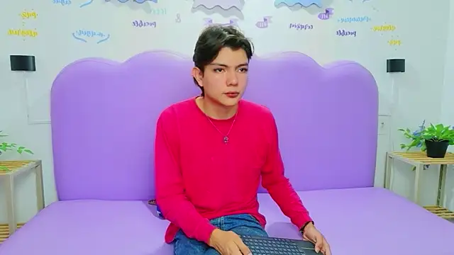 Liamdelrey online show from July 13, 2026, 4:37 am