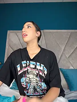 LacyLureXXX online show from July 4, 2026, 9:21 pm