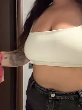 Snapshot of Alexiarosex chatting on June 16, 2026, 7:27 pm Alexiarosex online show from June 16, 2026, 7:27 pm