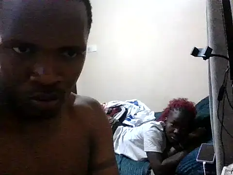 tinyy-bee online show from June 1, 2026, 12:18 pm