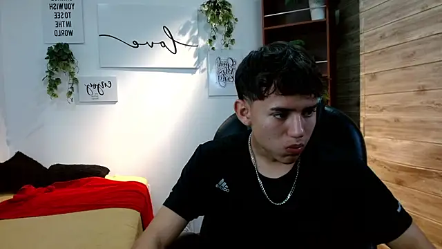 Snapshot of Ryan_grayx chatting on June 25, 2026, 3:05 pm Ryan grayx online show from June 25, 2026, 3:05 pm