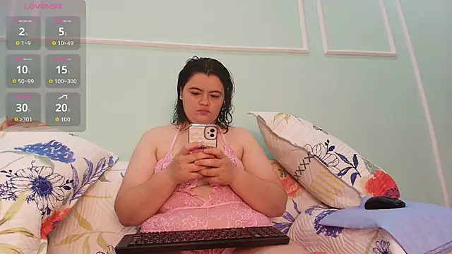 Vicky-Mooree online show from June 19, 2026, 9:07 pm