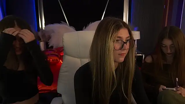 Snapshot of Talia_Blakwood chatting on June 19, 2026, 6:56 pm Talia Blakwood online show from June 19, 2026, 6:56 pm