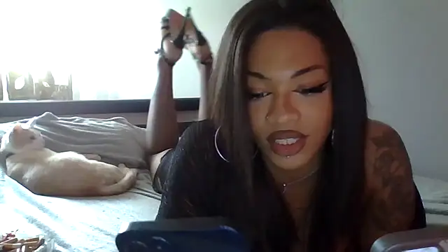 Snapshot of Loren4a chatting on June 9, 2026, 5:46 pm Loren4a online show from June 9, 2026, 5:46 pm