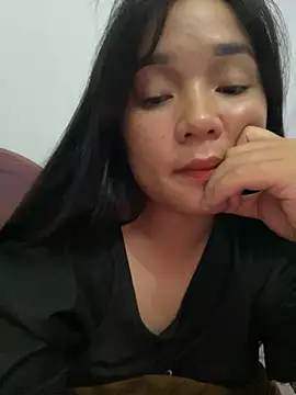 Snapshot of Luna-mi chatting on May 27, 2026, 2:25 pm Luna-mi online show from May 27, 2026, 2:25 pm