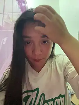 Snapshot of Luna-mi chatting on May 28, 2026, 1:30 pm Luna-mi online show from May 28, 2026, 1:30 pm