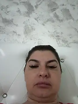 evaxxxcurvyxxx online show from June 26, 2026, 6:23 pm