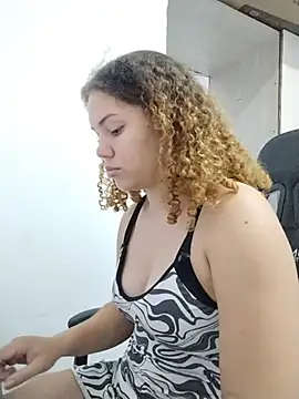 Snapshot of RoouseSiren chatting on July 13, 2026, 8:22 pm RoouseSiren online show from July 13, 2026, 8:22 pm