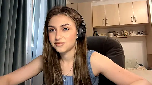 Snapshot of CameTruce chatting on June 15, 2026, 3:36 pm CameTruce online show from June 15, 2026, 3:36 pm